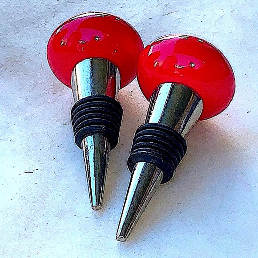 CASA DECOR BOTTLE STOPPERS SET RED SILVER & BRASS METAL - Picture 3 of 8